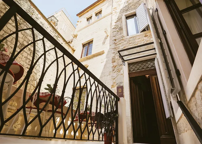 Heritage Cardo Hotel